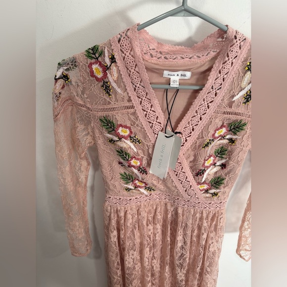 NWT-Frock and Frill prairie lace midi dress with embroidered flowers in rose - Picture 6 of 11